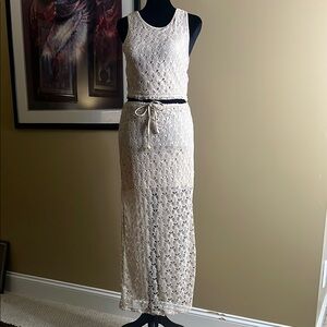 Chic Lace Sleeveless Maxi Dress